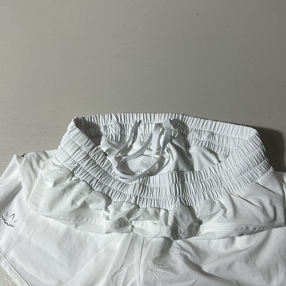 Beyond Yoga Stretch Woven In Stride Lined Shorts 3 Inch Inseam White - Picture 7 of 9